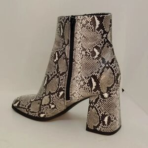 Madden Girl Womans NEW w/Tags Minglee Faux Snakeskin Ankle Boots- sz. 8 1/2M WOW
